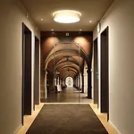 Hotel Baeren Am Bundesplatz 4*