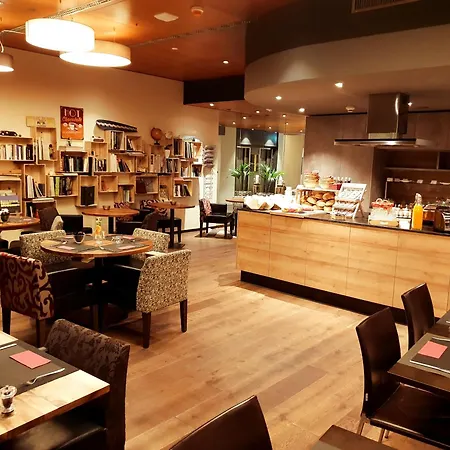 Hotel Baeren Am Bundesplatz 4*