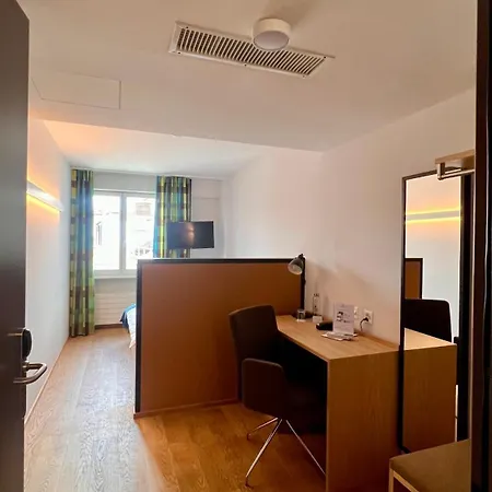 Baeren Am Bundesplatz Готель