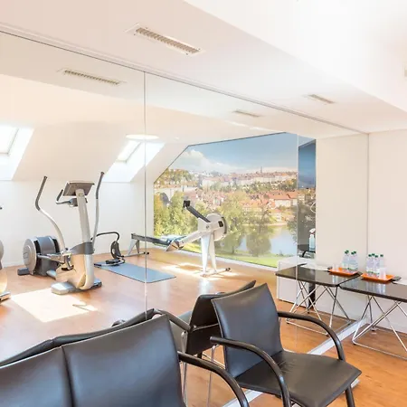 Hotel Baeren Am Bundesplatz 4*