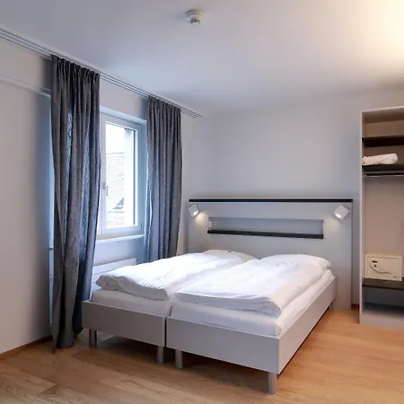 Hotel Baeren Am Bundesplatz 4*