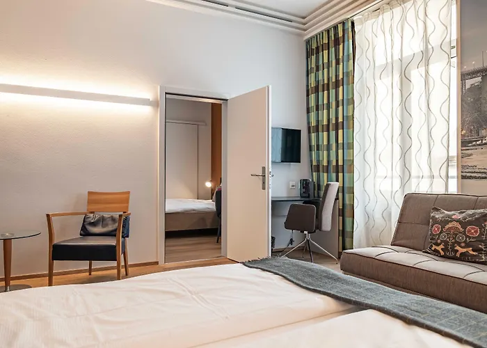 Baeren Am Bundesplatz Hotel 4*