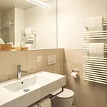 بارين آم بوندسبلاتز 4*