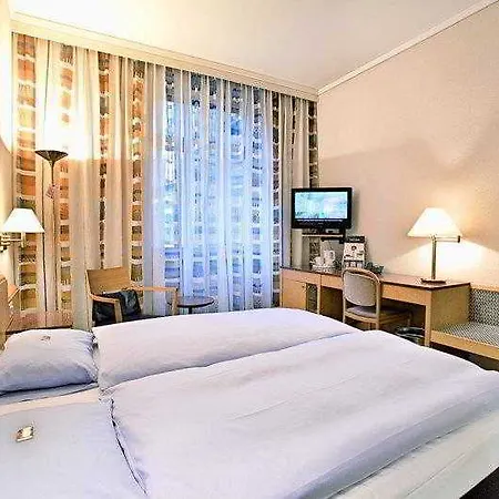 Готель Baeren Am Bundesplatz 4*