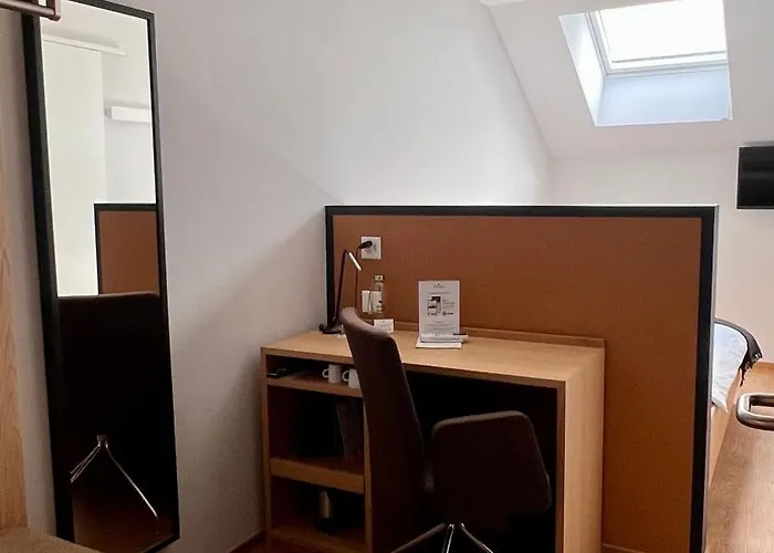 Otel Baeren Am Bundesplatz