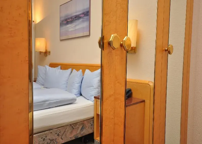 Otel Baeren Am Bundesplatz