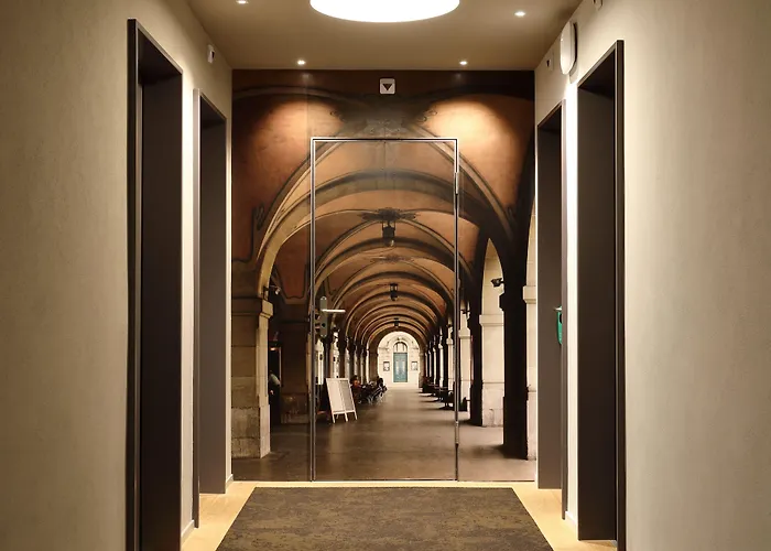 Otel Baeren Am Bundesplatz 4*