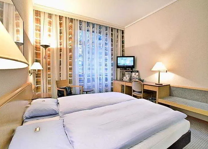 Otel Baeren Am Bundesplatz 4*
