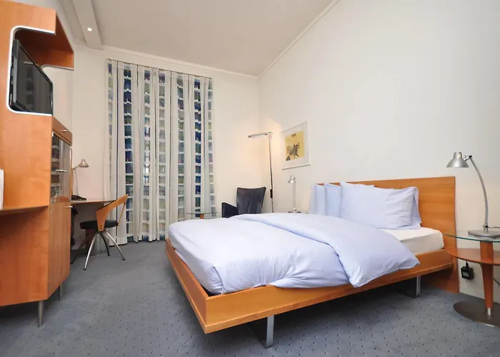 Otel Baeren Am Bundesplatz